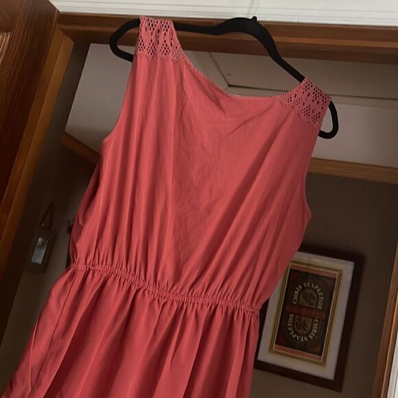 Fun Summer Dress with Lace Detail on Sleeves - Picture 8 of 12